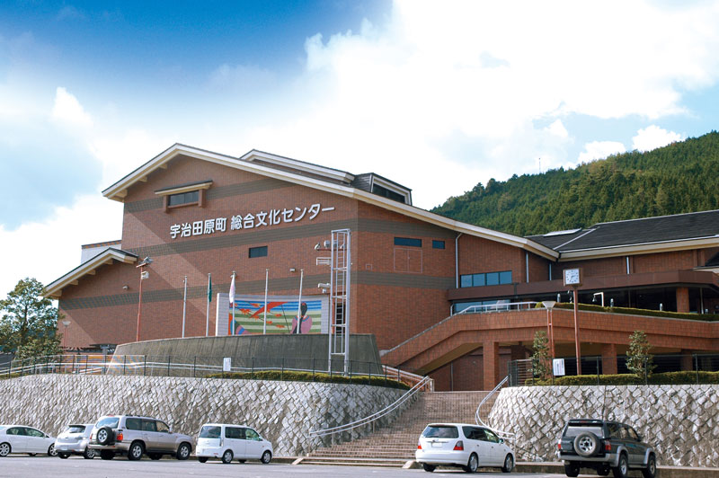 京都府の宇治田原町総合文化センター