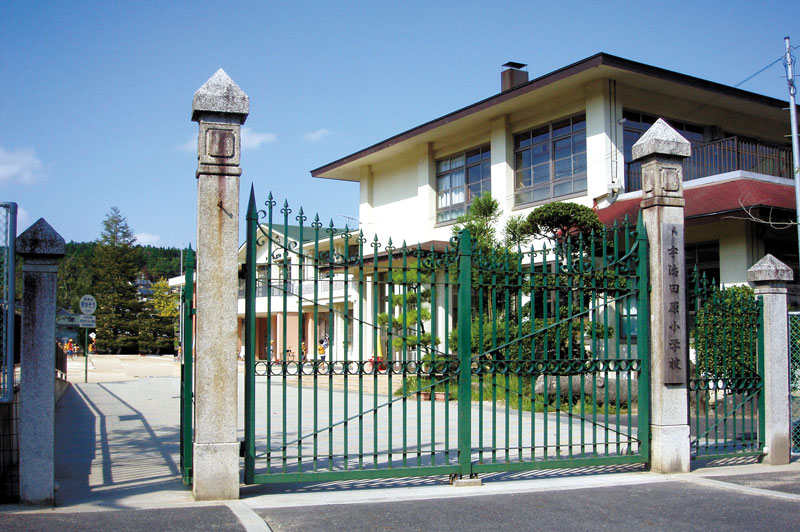 京都府の宇治田原小学校